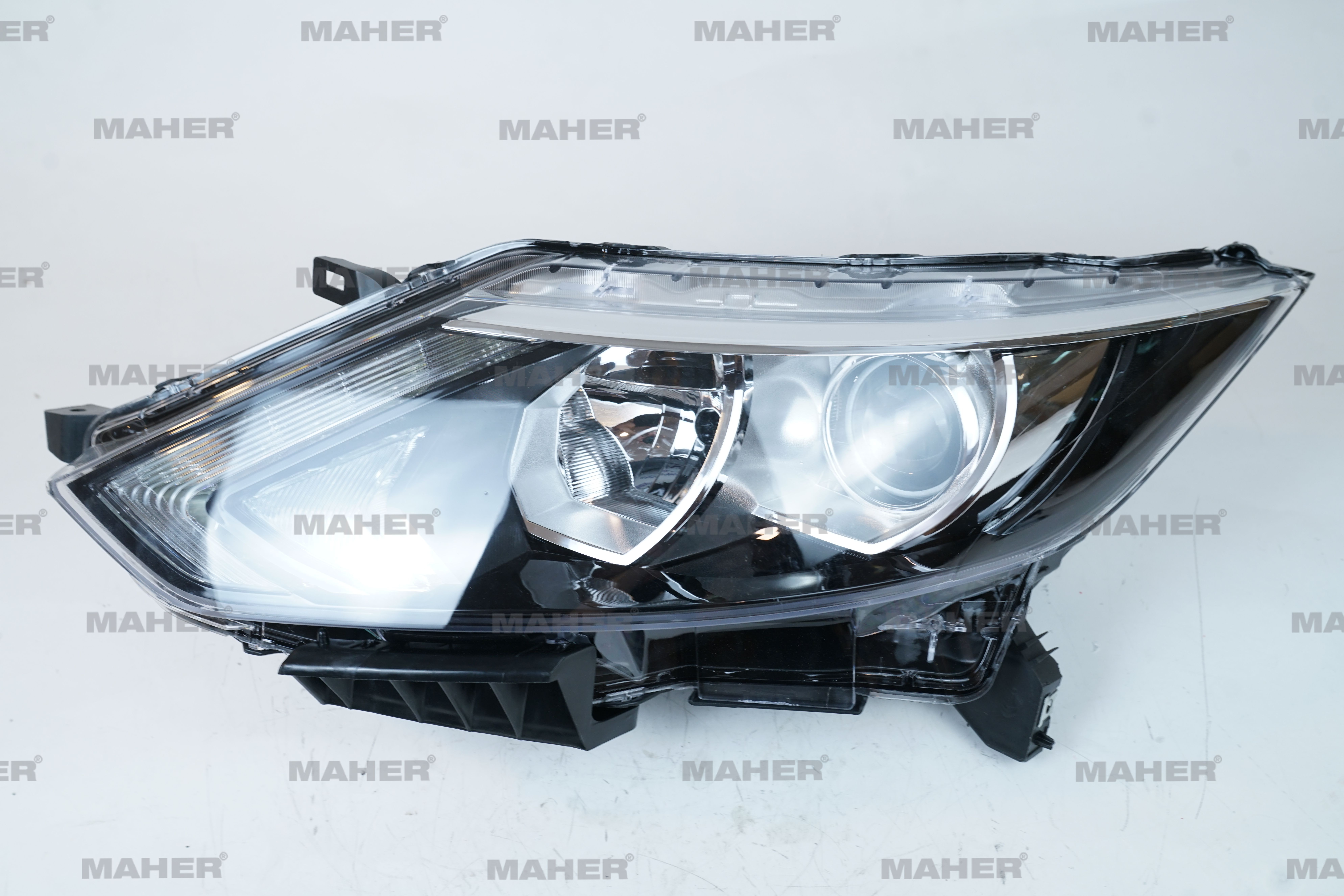 Nissan Qashqai Sağ Aydınlatma 2014-2017 Far Xenonsuz Ledli Motorlu Sağ OEM 26010-4EA0A